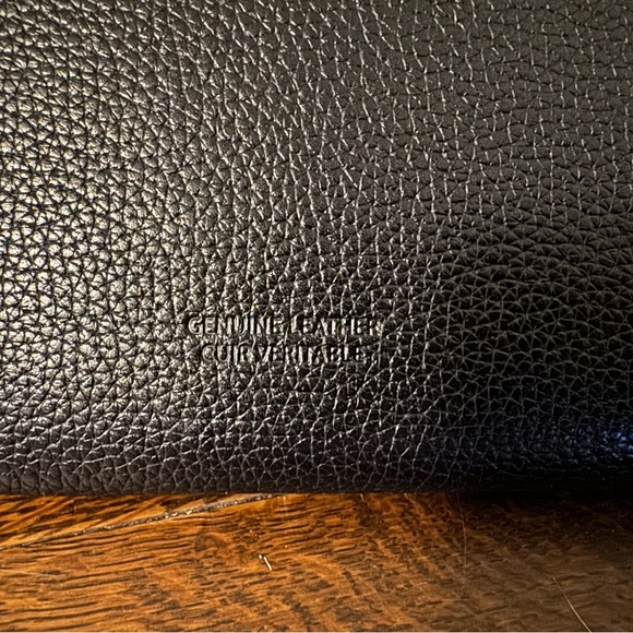 Kenneth Cole Wallet - Picture 3 of 6